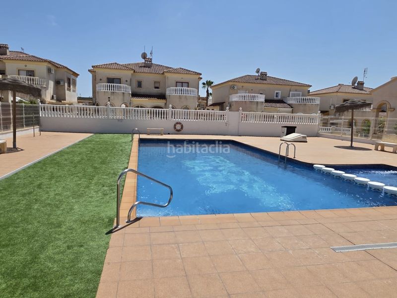 Foto 2b24f147-5a8d-43a9-ba63-ec649f0c823f. Casa adossada amb calefacció aparcament piscina a Torrevieja