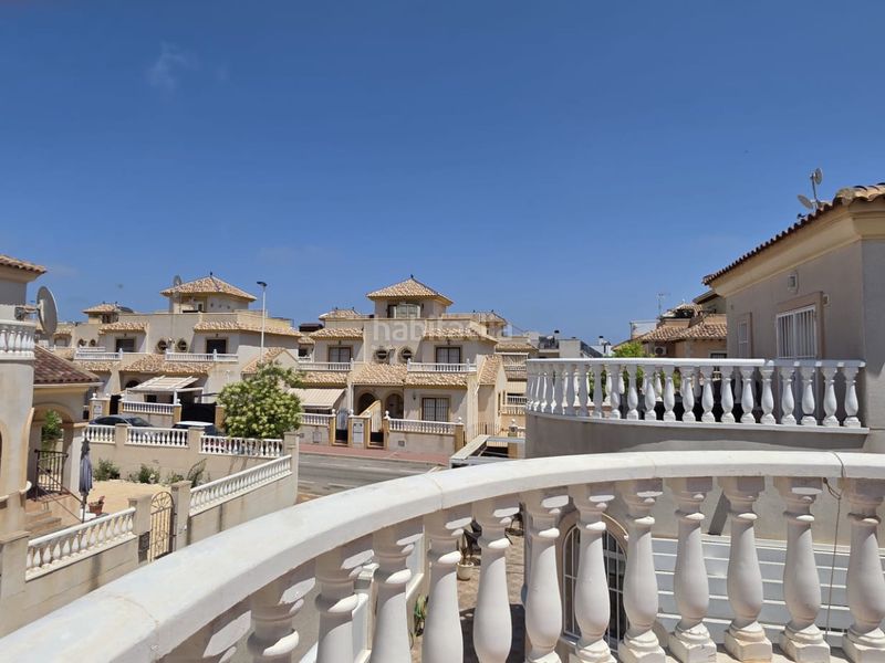 Foto 513aa42b-675b-4529-b972-d5160406eac0. Casa adossada amb calefacció aparcament piscina a Torrevieja