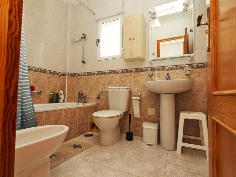 Foto 858bfa15-381f-4d02-ad7f-ec11433e7771. Casa adossada amb calefacció aparcament piscina a Torrevieja