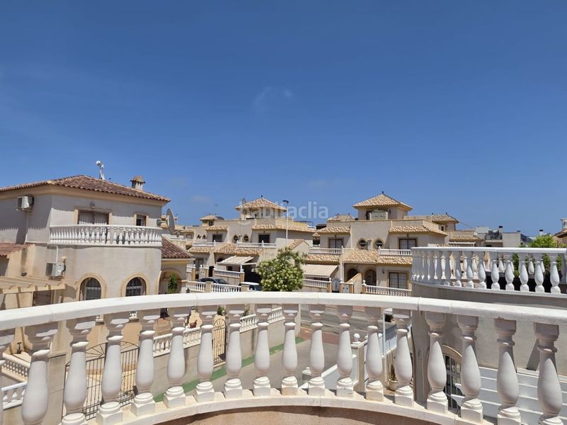 Foto f4660ac0-dfa2-4cbf-a291-75928e497e5e. Casa adossada amb calefacció aparcament piscina a Torrevieja