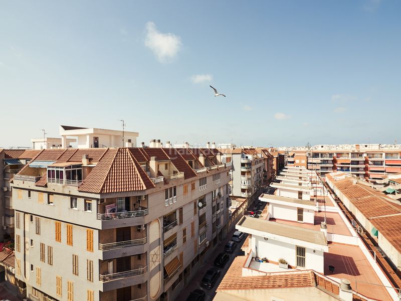 Foto 8ee95a63-b766-4fef-aa1f-50aea2c64546. Apartament amb calefacció a El Acequión Torrevieja