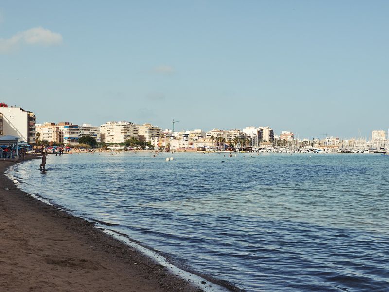 Foto a3a38ad4-49be-4480-9c7d-3c59432d0dc7. Apartament amb calefacció a El Acequión Torrevieja