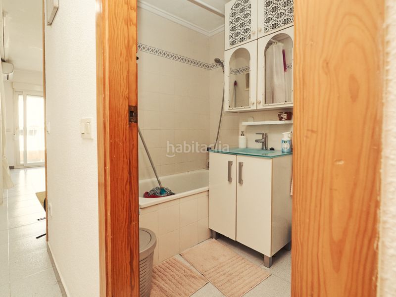 Foto c867e583-54aa-4e37-badd-a0cd5b618a96. Apartament amb calefacció a El Acequión Torrevieja