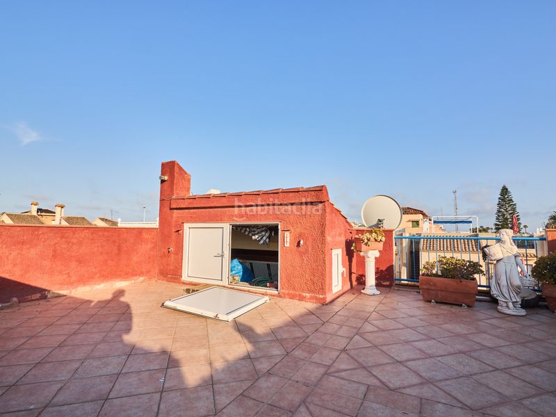 Foto 59841b5d-3975-4bab-8488-8ba27a8fc90a. Casa amb calefacció aparcament piscina a Zona Carrefour - Urbanizaciones Torrevieja