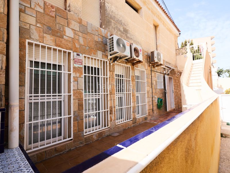 Foto 9e9c50a6-6b0b-4820-8b1c-c24d2d4cb80f. Casa amb calefacció a Los Europeos Torrevieja