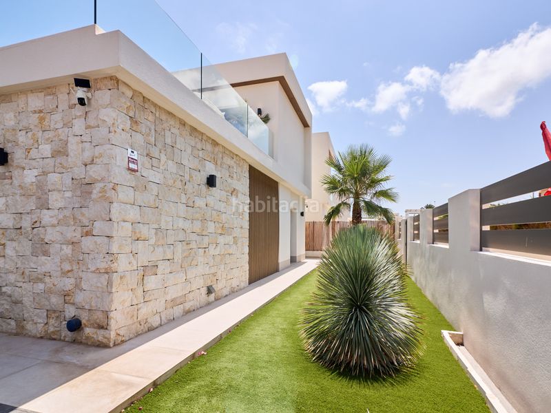 Foto dda1d1a1-5b80-4399-83e1-002a18e41c42. Xalet amb calefacció aparcament piscina a Lomas de Cabo Roig - Los Dolses Orihuela