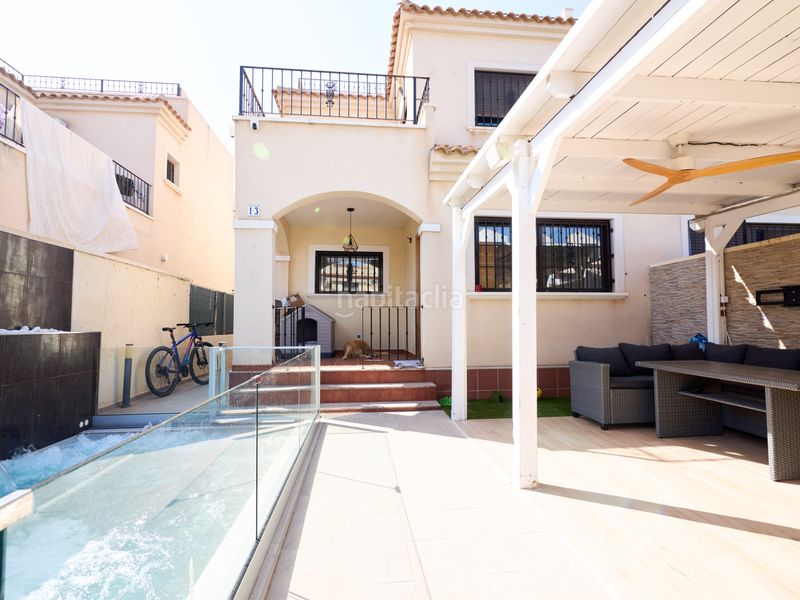 Foto f6079335-0ef3-4ac3-9795-8b6f3d9d1e21. Casa adossada amb calefacció piscina a Parque Acuático - Sector 25 Torrevieja
