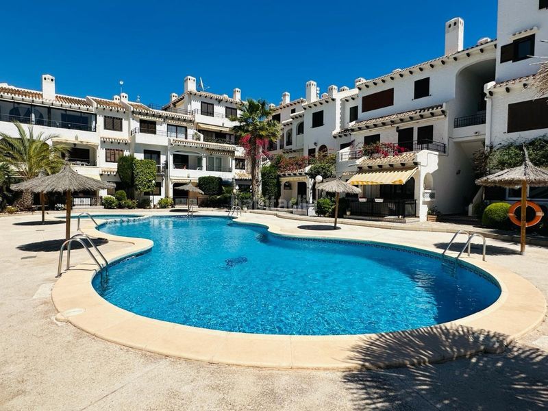 Foto 659a30e8-a86f-4340-ae18-d2d343c45450. Casa amb calefacció piscina a Cabo Roig Orihuela