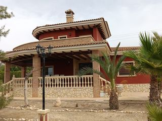 Mas à Crevillente. En una zona tranquila de crevillente, a pocos minutos del centro