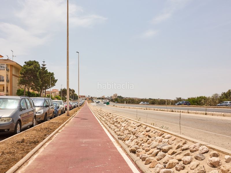 Foto f3ef6bb6-454b-4e0e-9b2d-cd9e70f66cb8. Planta baixa amb calefacció a Cañada del Molino Torrevieja