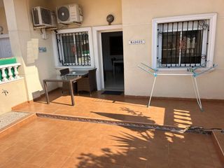 Apartament a Antonio Machado. Piso en torrevieja con piscina, garaje y cerca de la playa es un