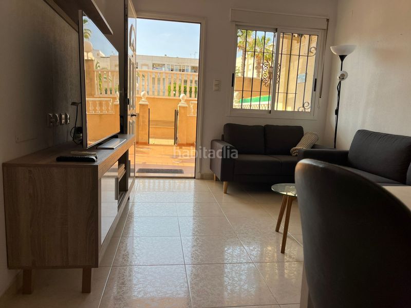 Foto 5e2ae1bd-e0d6-4e0f-830d-9fc43d18576e. Apartament amb calefacció aparcament piscina a Antonio Machado Torrevieja