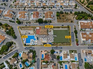Terreny residencial a Zona Carrefour - Urbanizaciones. Se ofrece un terreno de 6017 m2 en una zona con baja competencia