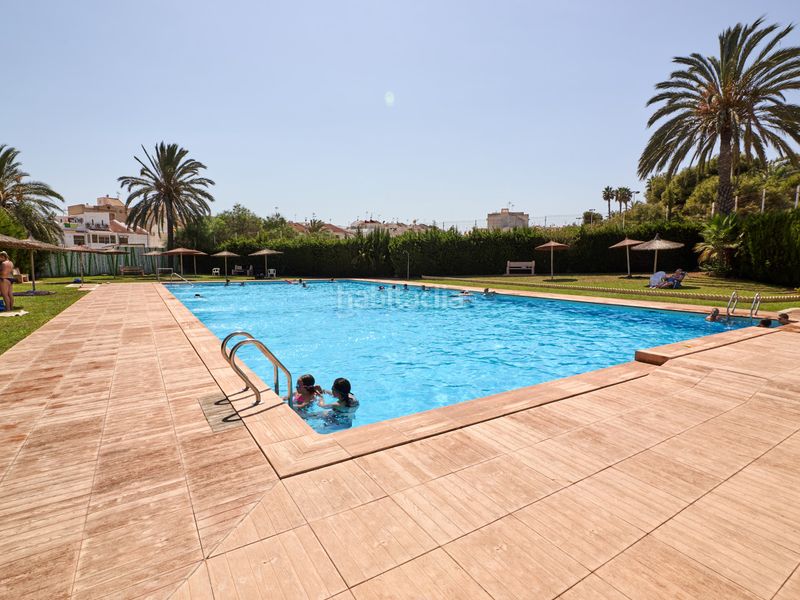 Foto b1452dd2-be76-471f-a195-918e5467eb99. Casa adossada amb calefacció piscina a nueva Torrevieja Torrevieja