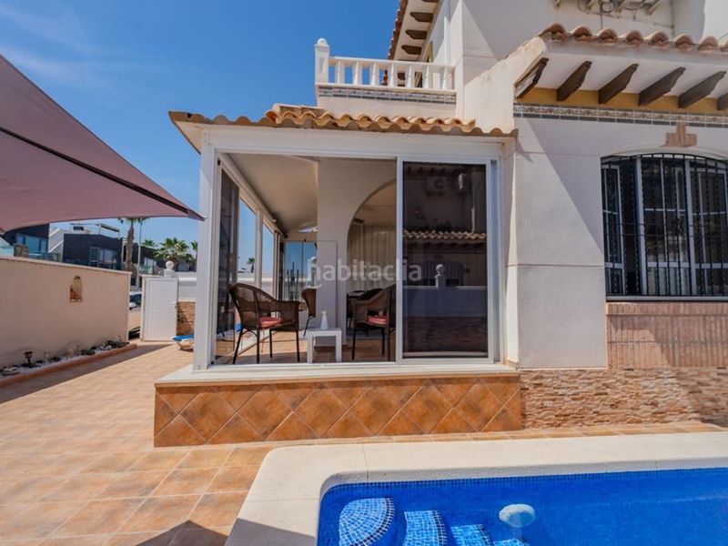 Foto 3b564dd0-7289-41a6-bab0-4e1f75f2e70d. Xalet amb calefacció piscina a Lomas de Cabo Roig - Los Dolses Orihuela