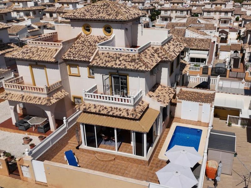 Foto b9d3dadc-b420-473a-a7ed-965bd8c15e17. Xalet amb calefacció piscina a Lomas de Cabo Roig - Los Dolses Orihuela