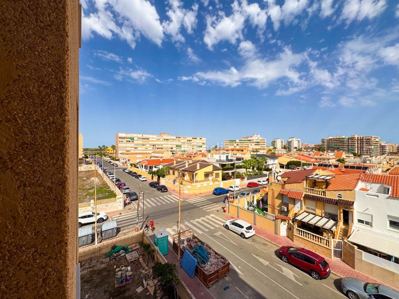 Foto 9f90ff18-b46d-41dc-81d3-92ff2afc0b20. Apartament amb calefacció aparcament piscina a Los Europeos Torrevieja