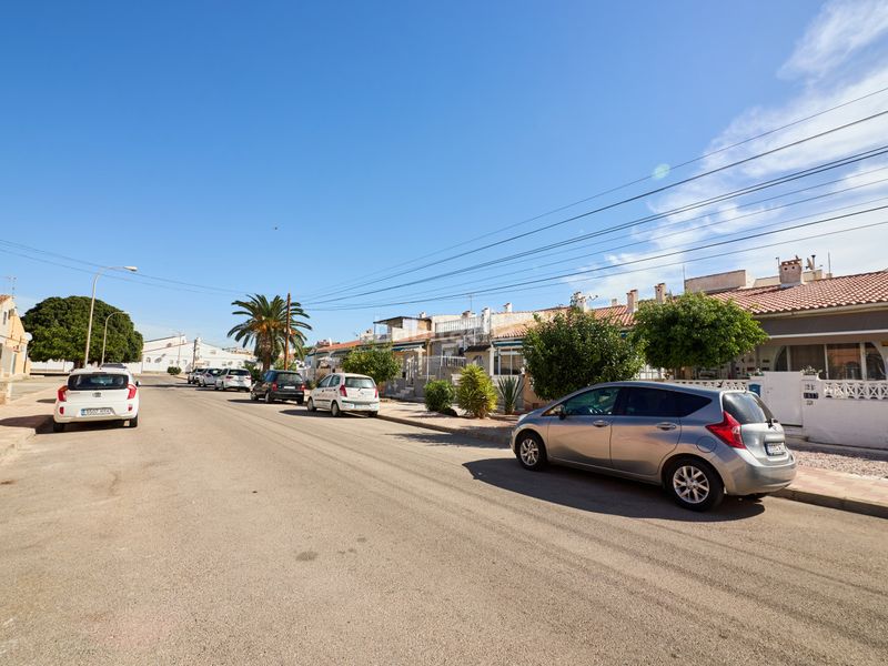 Foto 7d3d74de-d445-4edb-b769-b1690e2eb312. Casa amb calefacció a Zona Carrefour - Urbanizaciones Torrevieja