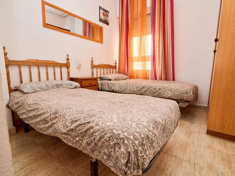 Foto 0a40717a-bd01-4da3-987d-62cd3dca6a2c. Apartament amb calefacció aparcament piscina a El Acequión Torrevieja