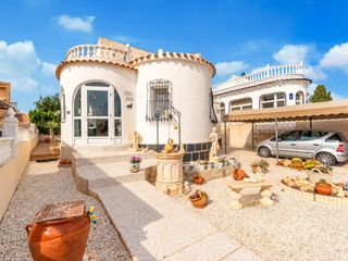 Casa in La Florida. Chalet en la florida, orihuela costa, con parcela de 260 m2 y te