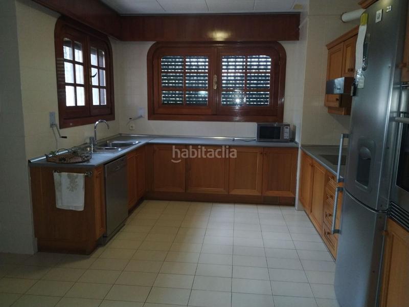 Foto 09db3a68-0b40-45c8-9ecb-6d2690da3821. Chalet en Los Robles Torrelodones
