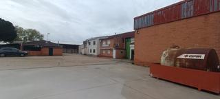 Solar industrial a N/a. Parcela de 25.210m2 con amplias naves de almacenaje (4500m2