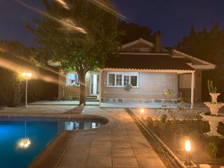 Location Maison à La Cabaña. Alquiler de casa o chalet independiente en la cabaña