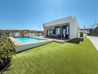 Xalet  Carrer de brasil. Exclusiva villa independiente con doble ambiente en finestrat.