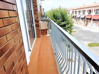 Casa adossada a Arboç (L´). Preciosa casa adosada con garaje y posibilidad de comercio en la