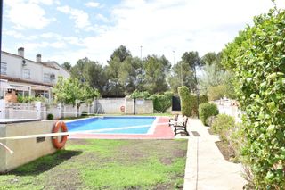 Casa adosada en Els Masos - Els Garrofers. Casa adosada con piscina