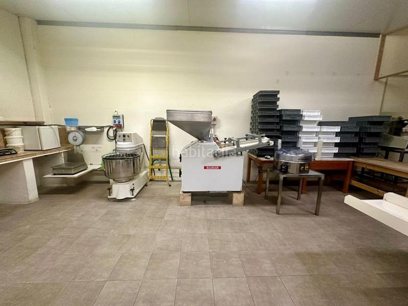 Foto 4228f063-348d-40b4-be36-74dfa62bec55. Lloguer nau industrial a Centre Vendrell (El)