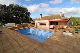 Xalet  Calle gessami. Chalet independiente para entrar a vivir  valldemar
