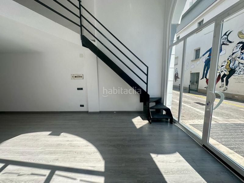 Foto 4bcefd04-1ea6-4c04-bbc6-f0910ea21d0e. Alquiler local comercial atención emprendedores!!!!! en Vendrell (El)