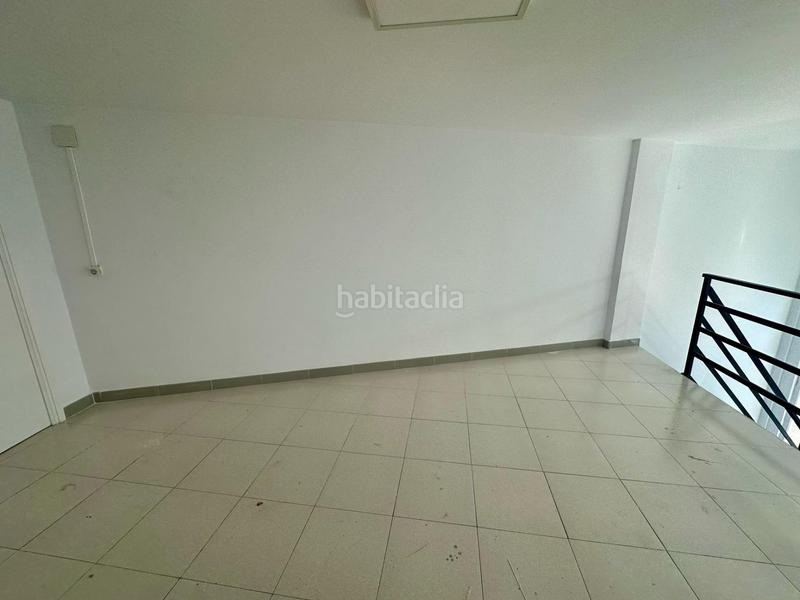 Foto 851c748d-9390-4bd7-b2f0-3bbb8f6e7537. Alquiler local comercial atención emprendedores!!!!! en Vendrell (El)