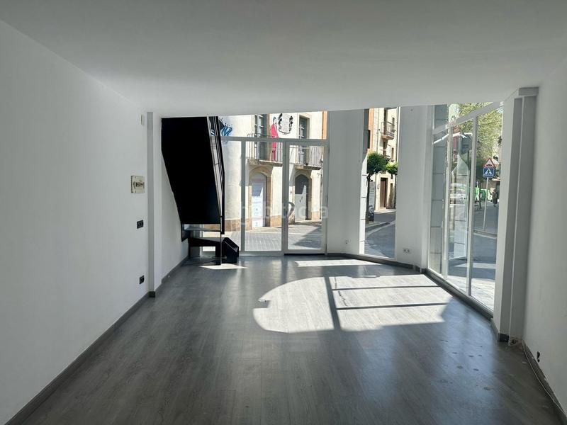Foto a5ab34f0-b3ef-4ce3-a6da-947d40955136. Alquiler local comercial atención emprendedores!!!!! en Vendrell (El)