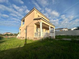 Xalet a Sant Jaume dels Domenys. Chalet en el papagai!! ideal para disfrutar de la naturaleza!!!