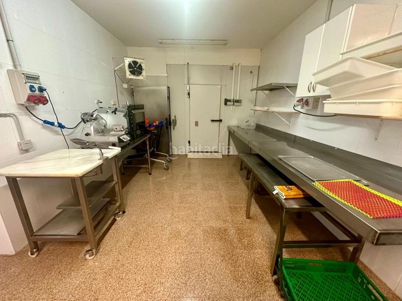 Foto 48f9edab-90df-4830-8eab-fc43f6c4e35a. Traspàs local comercial a Centre Vendrell (El)