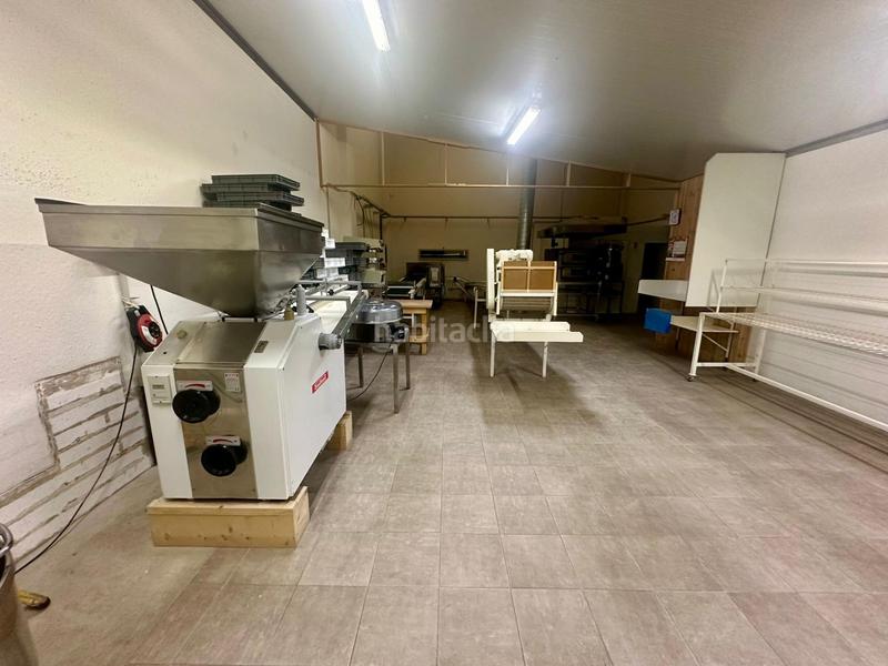 Foto f95526d0-68ef-48a2-941a-91ac4a5463f9. Traspaso local comercial traspaso de negocio de alimentacion!!!! en Vendrell (El)