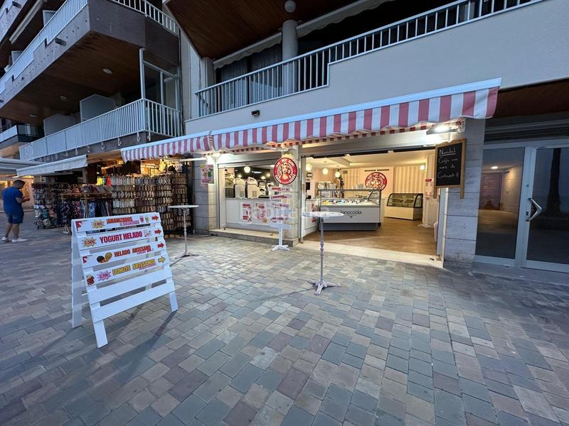 Foto 7ac18e5a-39f8-45ce-b576-390c1ed1543a. Alquiler local comercial oportunidad única local en primera línea de playa en Calafell