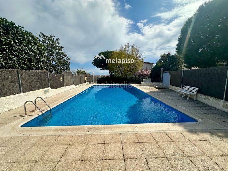 Foto 1bb6092f-ad4b-4e08-9de9-2bb319a399f6. Xalet amb aparcament piscina a Els Masos - Els Garrofers Coma-ruga