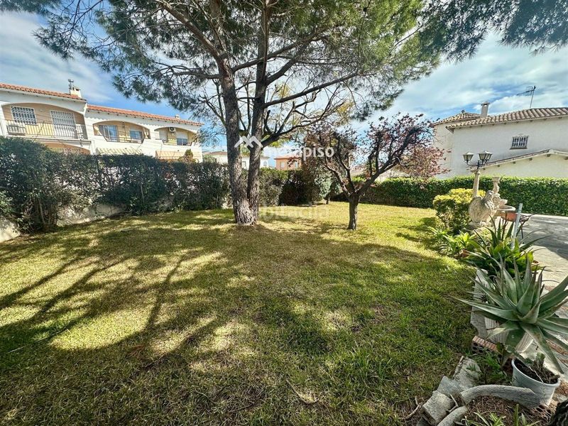 Foto 2402cd03-050f-4433-b5be-d0a54a3fb769. Xalet amb aparcament piscina a Els Masos - Els Garrofers Coma-ruga