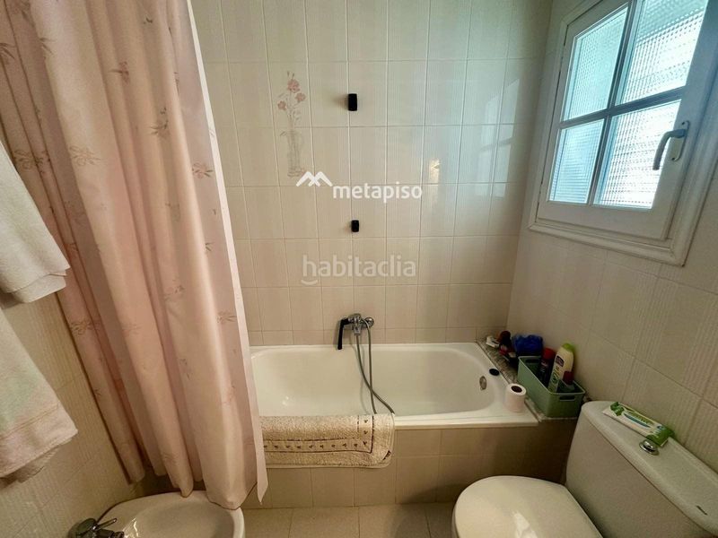 Foto f14c8898-137c-4961-800d-0e18e41b6b1c. Xalet amb aparcament piscina a Els Masos - Els Garrofers Coma-ruga