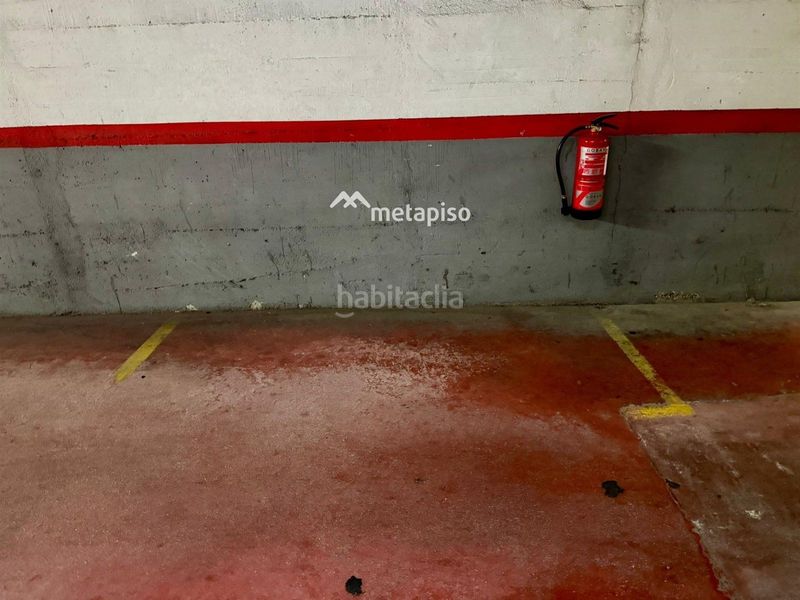 Foto 32a3f3e1-67dd-4f03-980b-3032eb2273b7. Parking coche amplio parking en el centro de el vendrell en Vendrell (El)