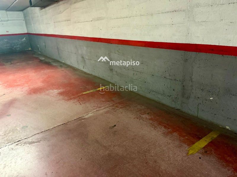 Foto 35fd70f1-2927-40da-9533-af10555370f4. Parking coche amplio parking en el centro de el vendrell en Vendrell (El)