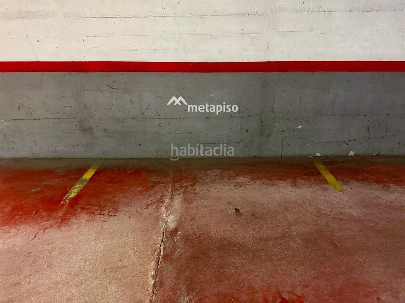 Foto bc26843a-729c-4945-9569-b4969e10cc3a. Parking coche amplio parking en el centro de el vendrell en Vendrell (El)