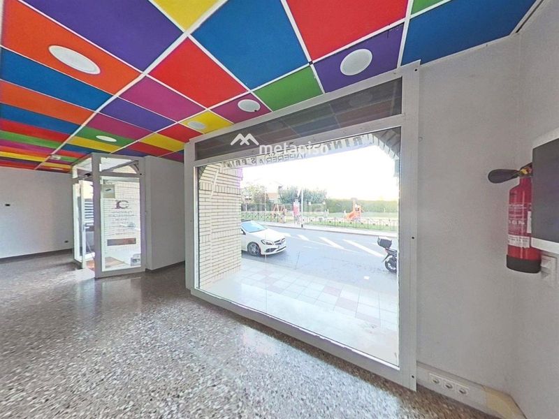 Foto 4dc25ad3-c87b-47d0-b725-17338280cb90. Local comercial  en venta en el tancat en Vendrell (El)