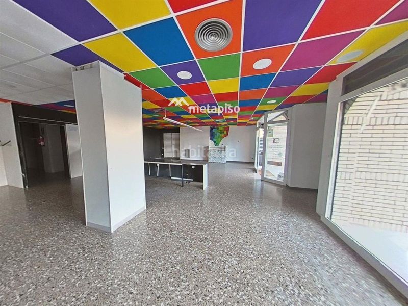 Foto a261b981-77fa-4e5d-afe1-4ef0dedc0955. Local comercial  en venta en el tancat en Vendrell (El)