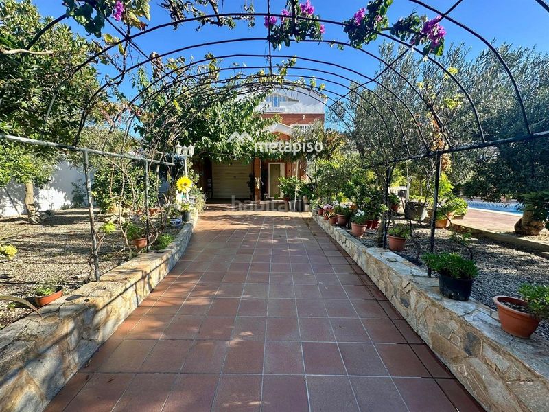 Foto f1d80b79-e782-4ac3-8345-910e7fe57448. Xalet amb calefacció aparcament piscina a Els Masos - Els Garrofers Coma-ruga