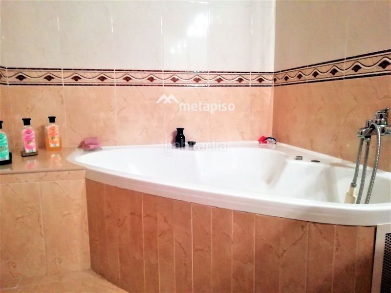 Foto 24464959-dd88-4feb-a37f-e053a3732547. Casa adossada amb calefacció aparcament a Arboç (L´)