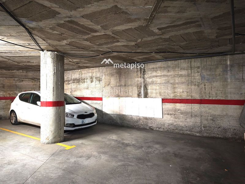 Foto b2ebca4f-d1fc-44d4-bccc-61b73f9378aa. Aparcament cotxe a El Tancat-Mas d´en Gual Vendrell (El)